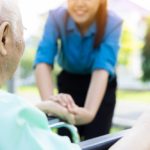 Dom opieki – czy to dobre rozwiązanie dla seniora?